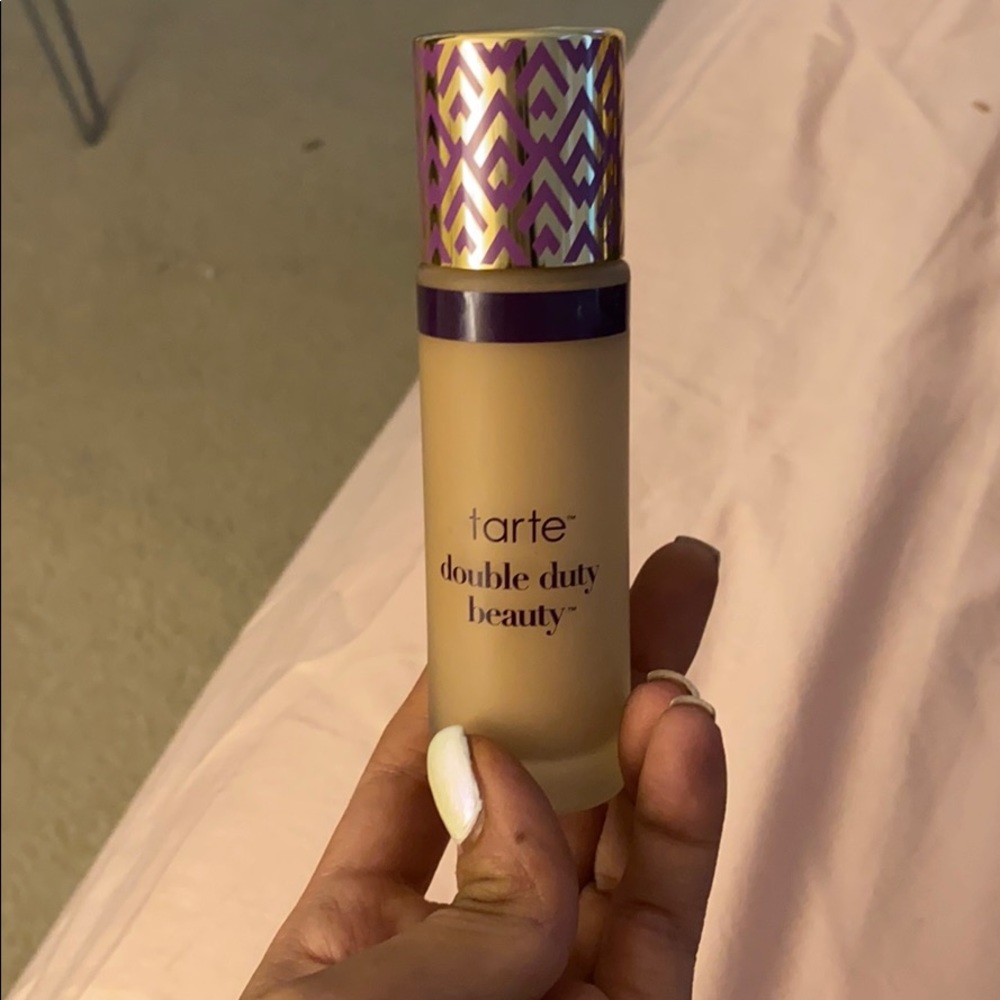 Tarts shape tape matte foundation